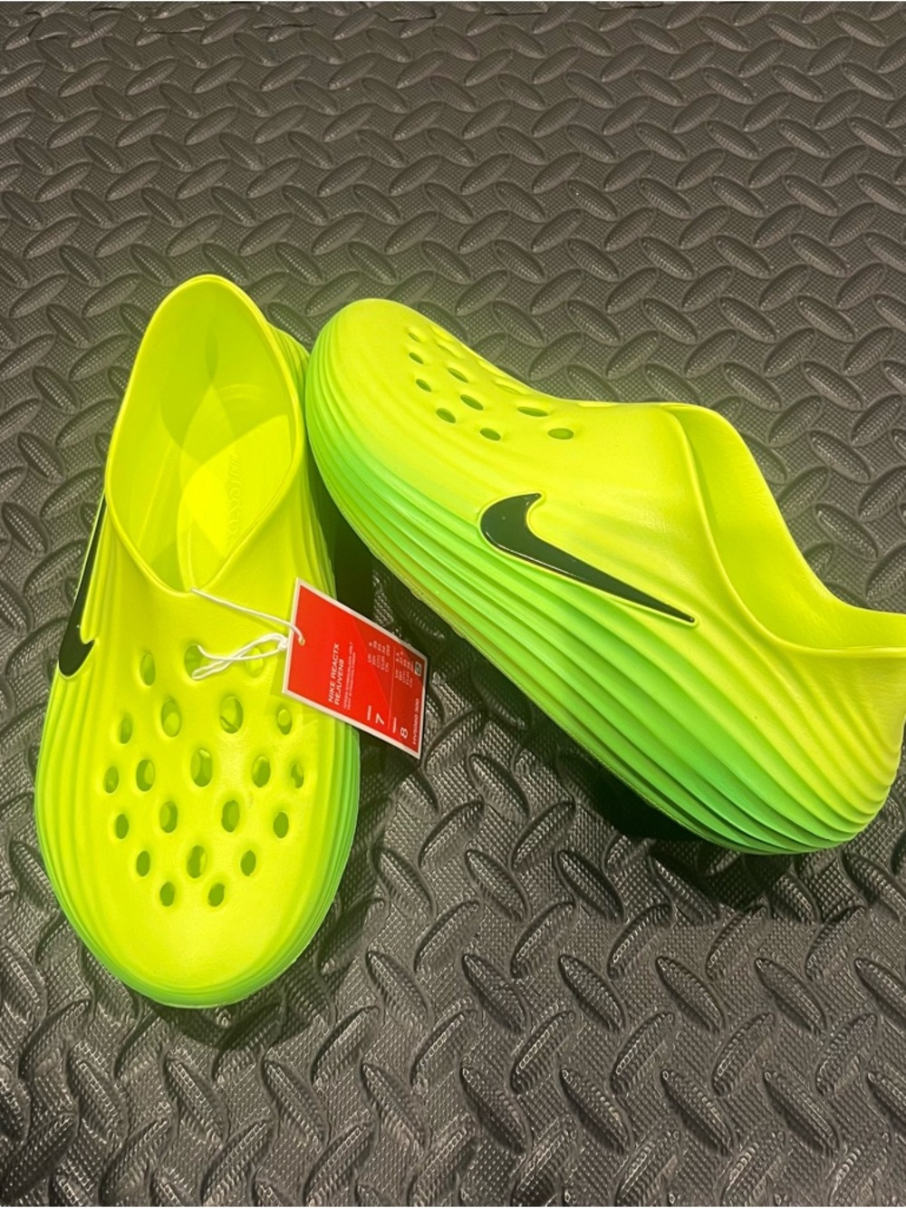 Nike ReactX Rejuven8 ‘Green Strike’ HV5060-300 Men Size 7 Women Size 8